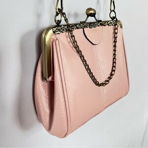 Vintage-Inspired Kiss-Lock Pink Frame Shoulder Bag